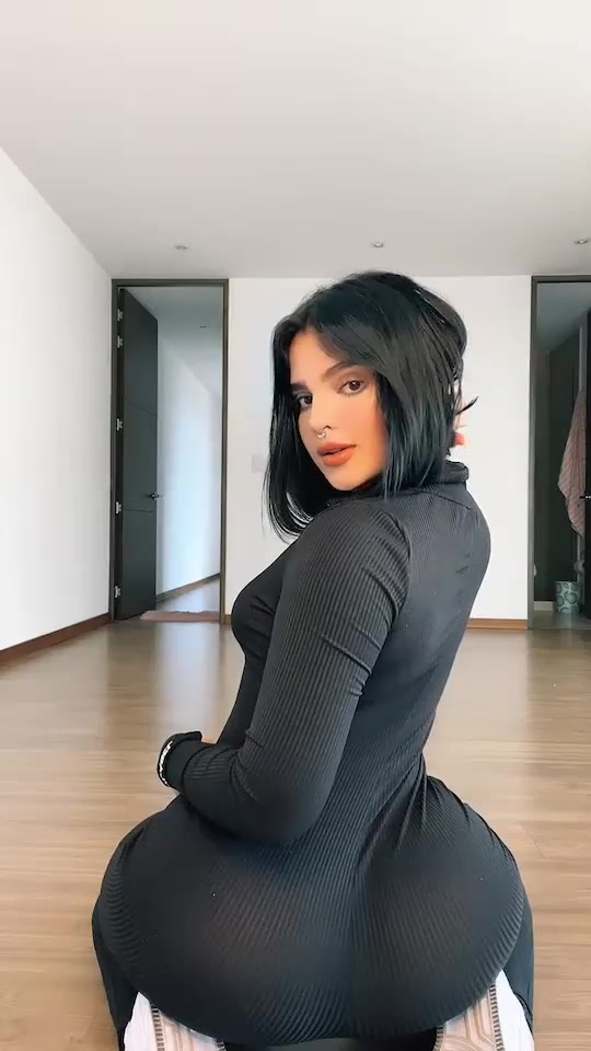 Laurysdyva so sexy in new video!!!