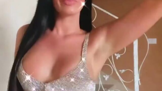 Ivana Knoll – Sexy in lingerie!!