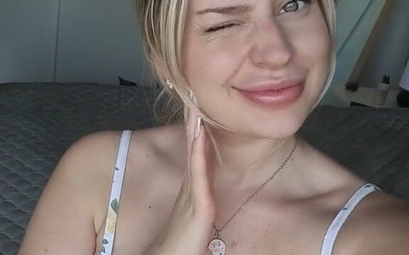 snowmixy leak show body very sexy on cam! HOT